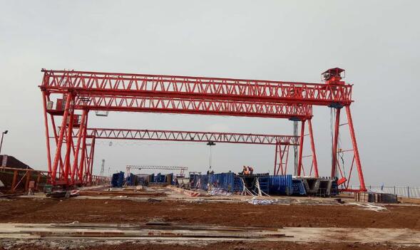 龍門吊操作前是否進行了**交底，交底內(nèi)容是否全面、清晰？