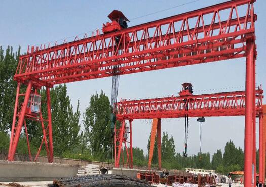 提梁機上方的吊桿裝置，單桿和雙桿有什么作用？