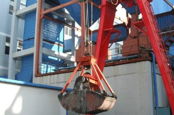 門式抓斗起重機工作中**操作規(guī)程 門式抓斗起重機工作中**操作規(guī)程