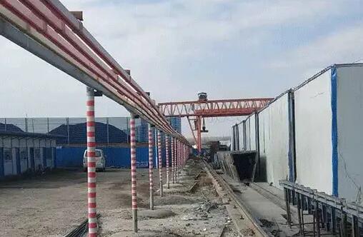 土建基礎(chǔ)工程施工時，龍門吊滑觸線組裝的進(jìn)展規(guī)定