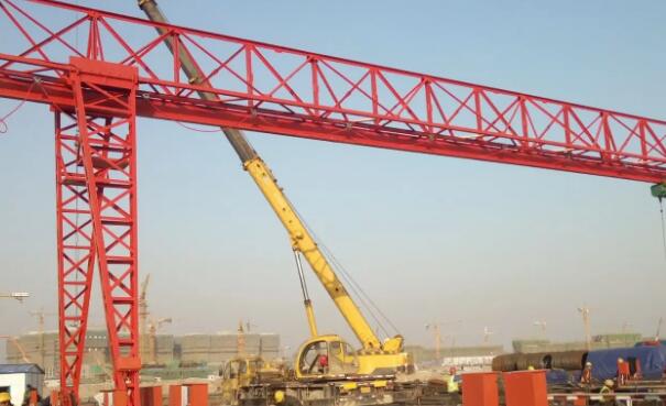 雙梁龍門(mén)吊怎么穩(wěn)定操作才能保證**性 雙梁龍門(mén)吊怎么穩(wěn)定操作才能保證**性