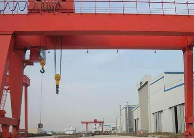 雙梁龍門吊旋轉(zhuǎn)齒輪的修補(bǔ)方式 雙梁龍門吊旋轉(zhuǎn)齒輪的修補(bǔ)方式