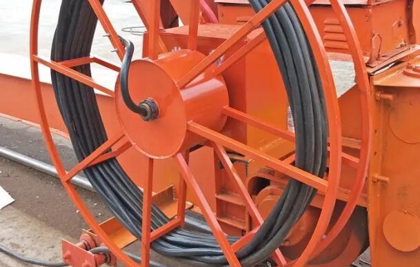 龍門吊電纜總是易折斷，是什么原因造成的?