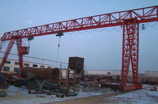 龍門吊實(shí)際操作要留意一下幾個(gè)方面，學(xué)好防止中后期維修費(fèi)