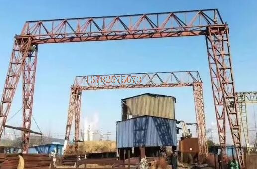 門式起重機(jī)減速機(jī)為什么漏油？我們平常該怎樣維修保養(yǎng)門式起重機(jī)？