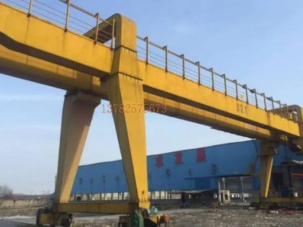 龍門吊作業(yè)中如何應(yīng)對(duì)突發(fā)緊急情況？