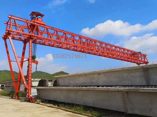 龍門吊門式起重機作業(yè)時確保下方人員**的規(guī)范有哪些?